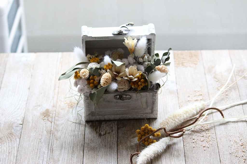 ミニサイズのドライフラワーBOXアレンジ11枚目の画像